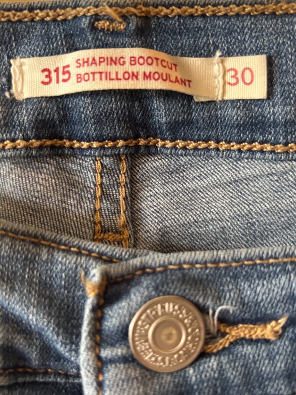 Levi's 315 Shaping Bootcut, size 30, medium-blue wash, Like New